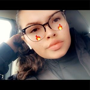 Meet your Posher, Mayra